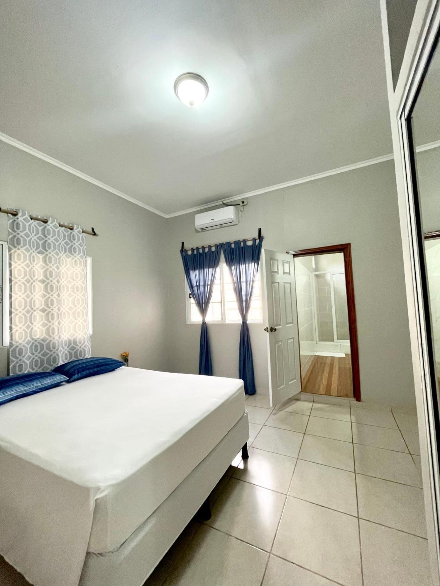 Mangohosting Hotel Comayagua Eksteriør billede